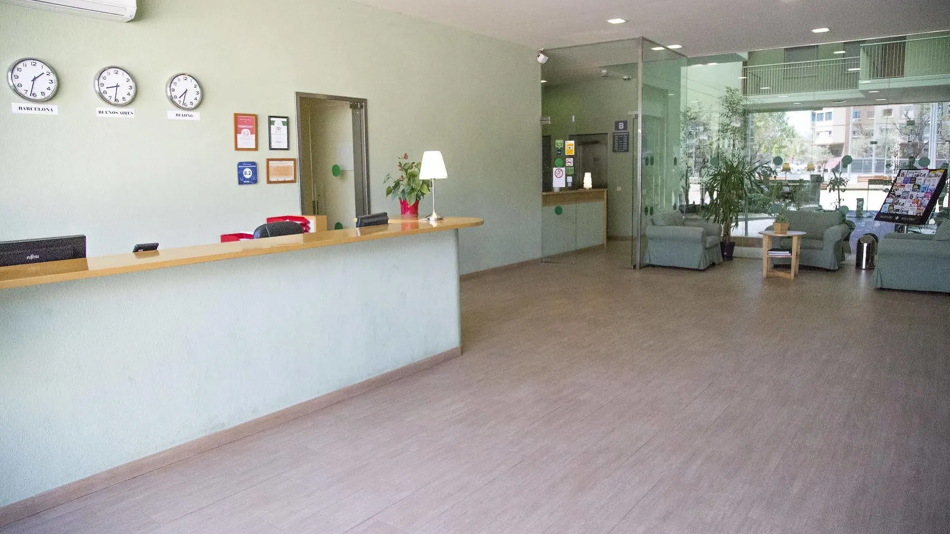 Apartamentos Aura Park Fira Bcn ロスピタレート・デ・リョブレガート